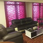 Summur Suite At Time Square Kl