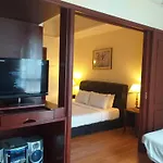 Summur Suite At Time Square Kl